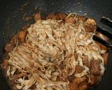 Gambar langkah 6 resipi Kuey Teow Goreng.