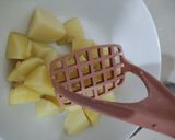 Foto langkah ke 1 dari resep Potato Pillows.