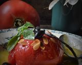Une image de l'étape 5 de Tomate confite entière en sirop vanillé, coulis de poivron et olives confites.