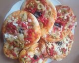 صورة لخطوة 7 من وصفة ميني بيتزا 😋💕🍕
