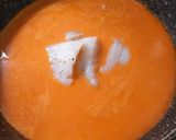 Foto del paso 4 de la receta: Filetes de merluza en salsa de pimientos de piquillo con huevo