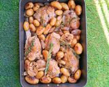 Foto del paso 12 de la receta: Codillo al horno con patatas y escalonias glaseadas