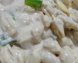 A picture of step 3 of White sauce pasta.