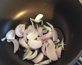 Une image de l'étape 1 de Soupe de courgettes carottes et tomates au cumin.