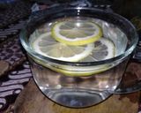 Foto langkah ke 2 dari resep Lemon air anget.