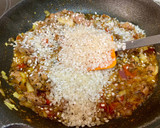Foto del paso 3 de la receta: Arroz ibérico trufado