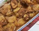 صورة لخطوة 6 من وصفة صينية الدجاج بالبطاطس في الفرن بتتبيلة لذيذة 🥔🥔🍗🍗