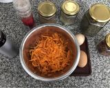 Foto del paso 1 de la receta: Crep de ZANAHORIA con relleno tipo FUGAZZA! 🥕🧅🧀