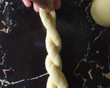 Foto langkah ke 4 dari resep Kkwabaegi | Korean Twisted Donut |Donat Kepang.
