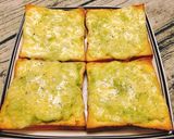 Hình bước làm 1 của món Sandwich nướng bơ phomai