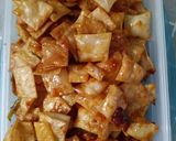 Foto langkah ke 3 dari resep Keripik pangsit pedas maniz.