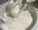 Foto langkah ke 3 dari resep Bolu Kukus Pandan Keju.