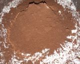 A picture of step 2 of Moist Chocolate cream cupcakes♡.