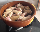 Foto del paso 1 de la receta: Alitas de pollo con manzanas