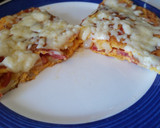 Foto del paso 7 de la receta: Tortilla con papas, chorizo y cebolla, gratinada con queso
