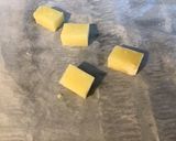 Une image de l'étape 2 de Feuilletés pruneaux et cantal.