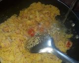 A picture of step 4 of Rava upma.