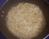 *செஷ்வான் வெஜ், ஹக்கா நூடுல்ஸ்*(schezwan veg hakka noodles recipe in tamil) ரெசிபி ஸ்டேப் 3 புகைப்படம்