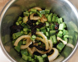 Foto del paso 2 de la receta: Nopales con chile ancho, fáciles y rápidos