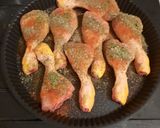Une image de l'étape 1 de Ratatouille niçoise provençale et c'est pilon de poulet aux four.