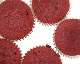 A picture of step 4 of Red velvet cupcakes.