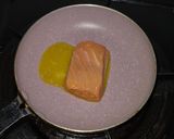 Foto langkah ke 2 dari resep Okonomiyaki Seafood Salmon Sederhana.
