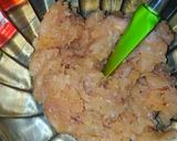 A picture of step 1 of Chicken burger petties.