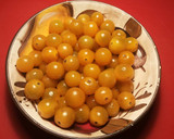 Foto del paso 1 de la receta: Salsa de tomates cherrys amarillos con un punto de picante