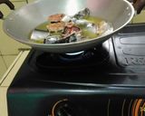 Foto langkah ke 4 dari resep Patin bumbu kuning.