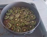 Foto del paso 5 de la receta: Torta invertida de kiwi🥝🥝