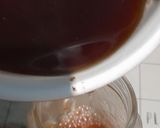 Foto langkah ke 3 dari resep Cinnamon Black Tea with Rosella Simple Syrup.