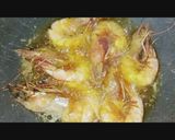 Foto langkah ke 3 dari resep Udang Goreng Marinasi Tersimpel.
