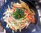 Foto del paso 2 de la receta: Penne rigatti con vegetales al wok. #paraprincipiantes