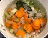 Foto langkah ke 3 dari resep Sayur Bening Temu Kunci.
