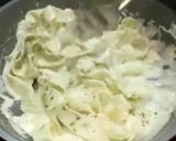 A picture of step 4 of Alfredo fettuccine pasta.
