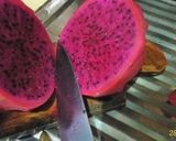 Foto langkah ke 1 dari resep Oseng Kulit Buah Naga.
