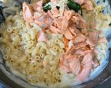 A picture of step 7 of Gratin with salmon and spinach - A main dish for my husband’s birthday dinner 🎂.