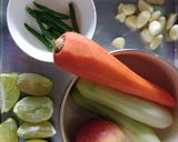 รูปขั้นตอนการทำที่ 1 ของ ตำผักผลไม้ (Fruit & Vegetable Salad)​
