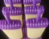 A picture of step 6 of Mango popsicles.