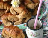 Foto del paso 6 de la receta: Medialunas integrales sin azúcar rellenas de dulce de membrillo🥐
