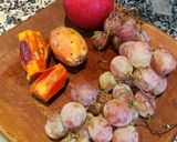 Foto del paso 1 de la receta: Jugo de tunas, uvas rosadas, manzana y miel
