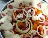 Foto langkah ke 5 dari resep Pizza Homemade.