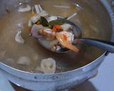 A picture of step 5 of Clear Tom Yum Soup with Shrimp.