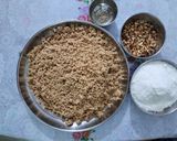 A picture of step 3 of Atta ladoo.