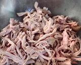 Foto langkah ke 1 dari resep Ayam Suwir Bumbu Rajang.