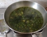 A picture of step 3 of Methi mutter aalu.