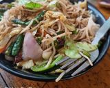 A picture of step 2 of Egg Fried Hakka Noodles.