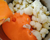 Foto del paso 4 de la receta: Coliflor en salsa de pimiento 🍲🧡(apta para keto)