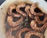 A picture of step 5 of Balsamic vinegar chicken necks -cook every part.