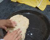 Foto del paso 7 de la receta: A la masa con los niños de la casa, pizza casera para hacer en familia